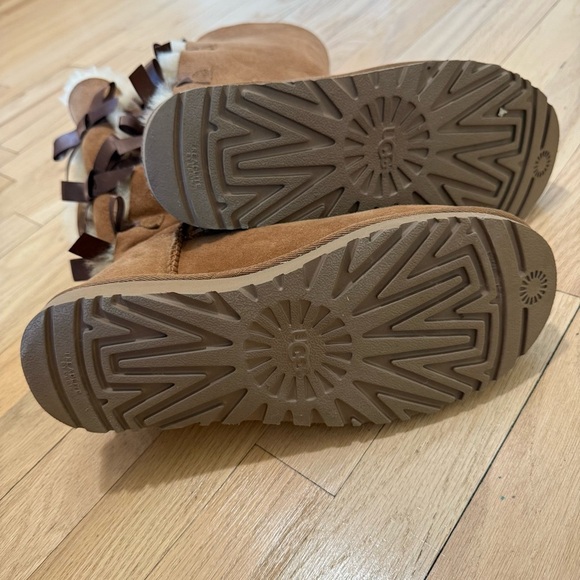 UGG Women's Bailey Bow Tall II Chestnut Suede Boots Size 8 Retail for $250 - Picture 3 of 11